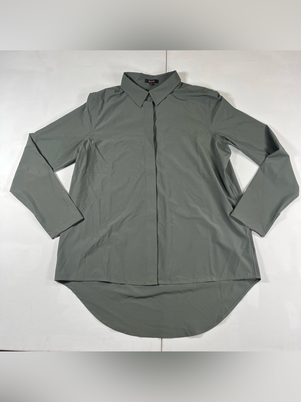 Quince Women’s Performance Tech Blouse Button Up Shirt Olive Size M